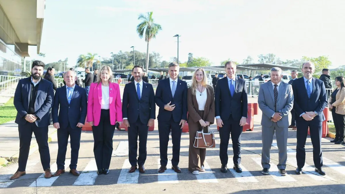 Valdés participó de la cumbre en Resistencia para coordinar acciones federales ante la inminencia del fenómeno 